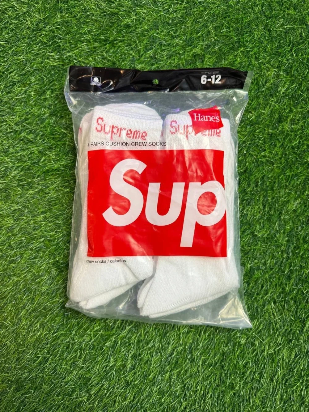 Supreme x Hanes Black Crew Socks - 4 Pack